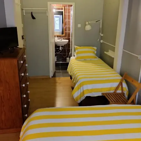 Πανσιόν Edith Cavell10