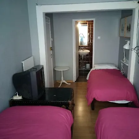 Edith Cavell10 Πανσιόν 3*